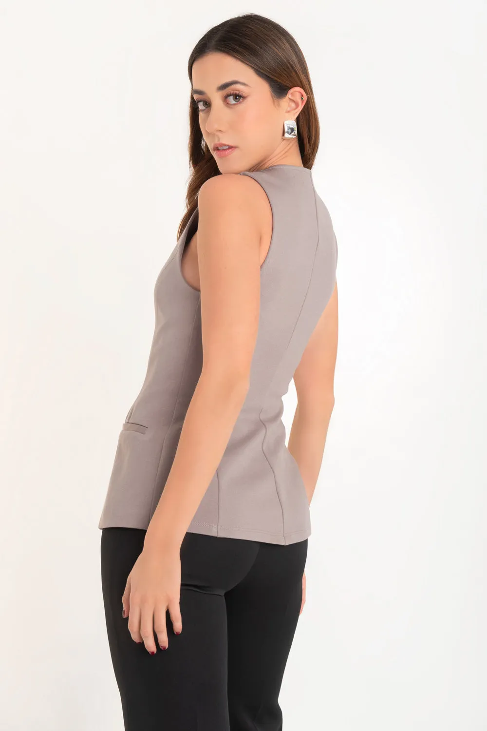 Chaleco fit recto cuello v con botones contraste