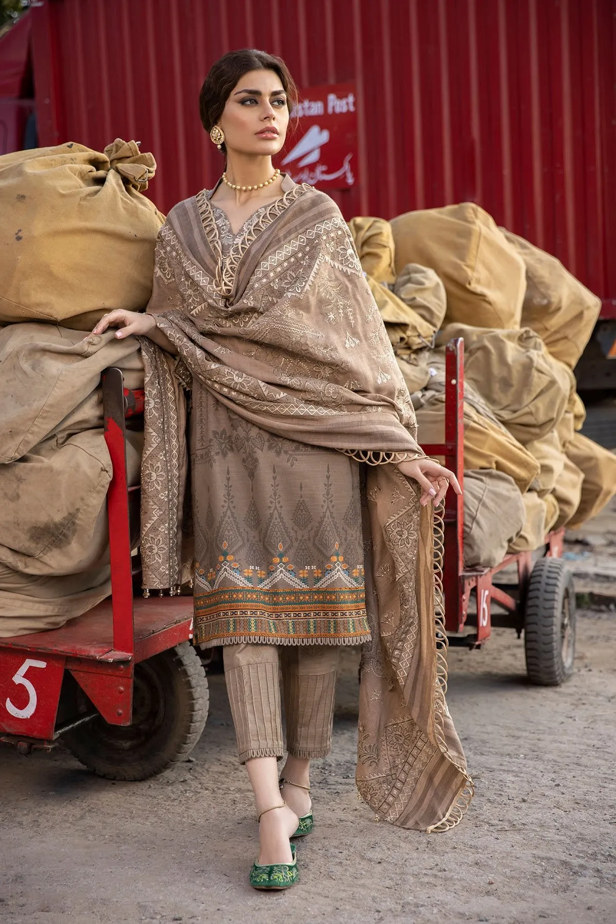 CHINAR | Nureh Maya Winter Khaddar Collection Vol 2 2021 | Unstitched Embroidered Khaddar Suits