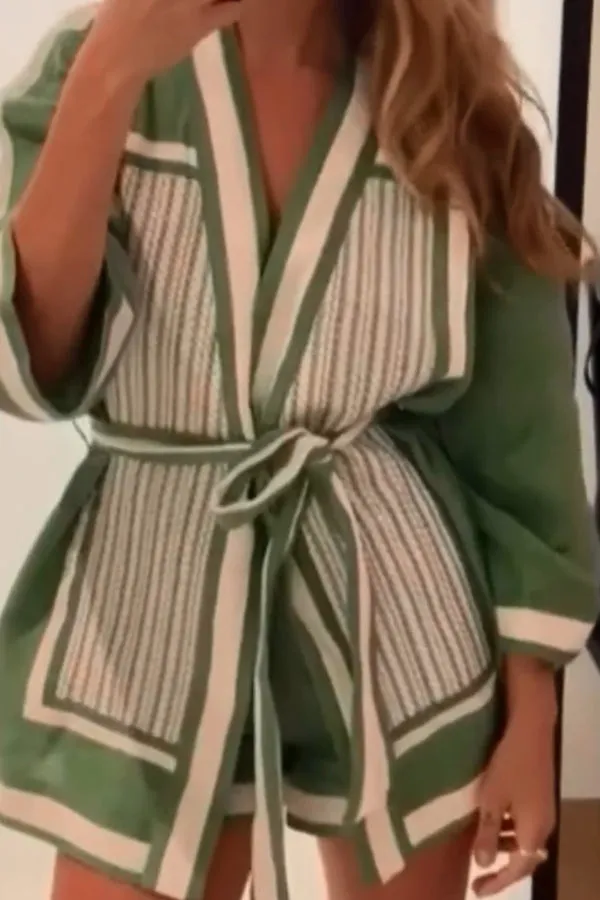 Contrasting Kimono Printing Suits