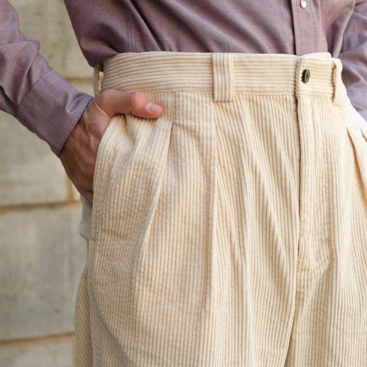 Corduroy Tucked Trousers in White