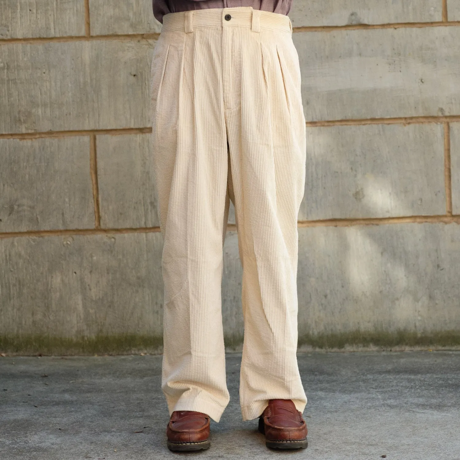 Corduroy Tucked Trousers in White