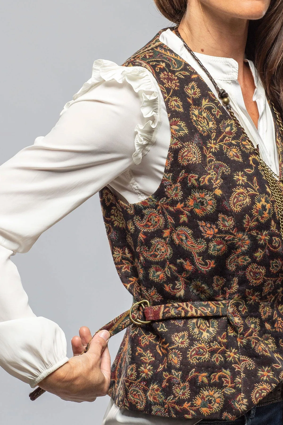 English Strap Vest In Black Paisley Jacquard