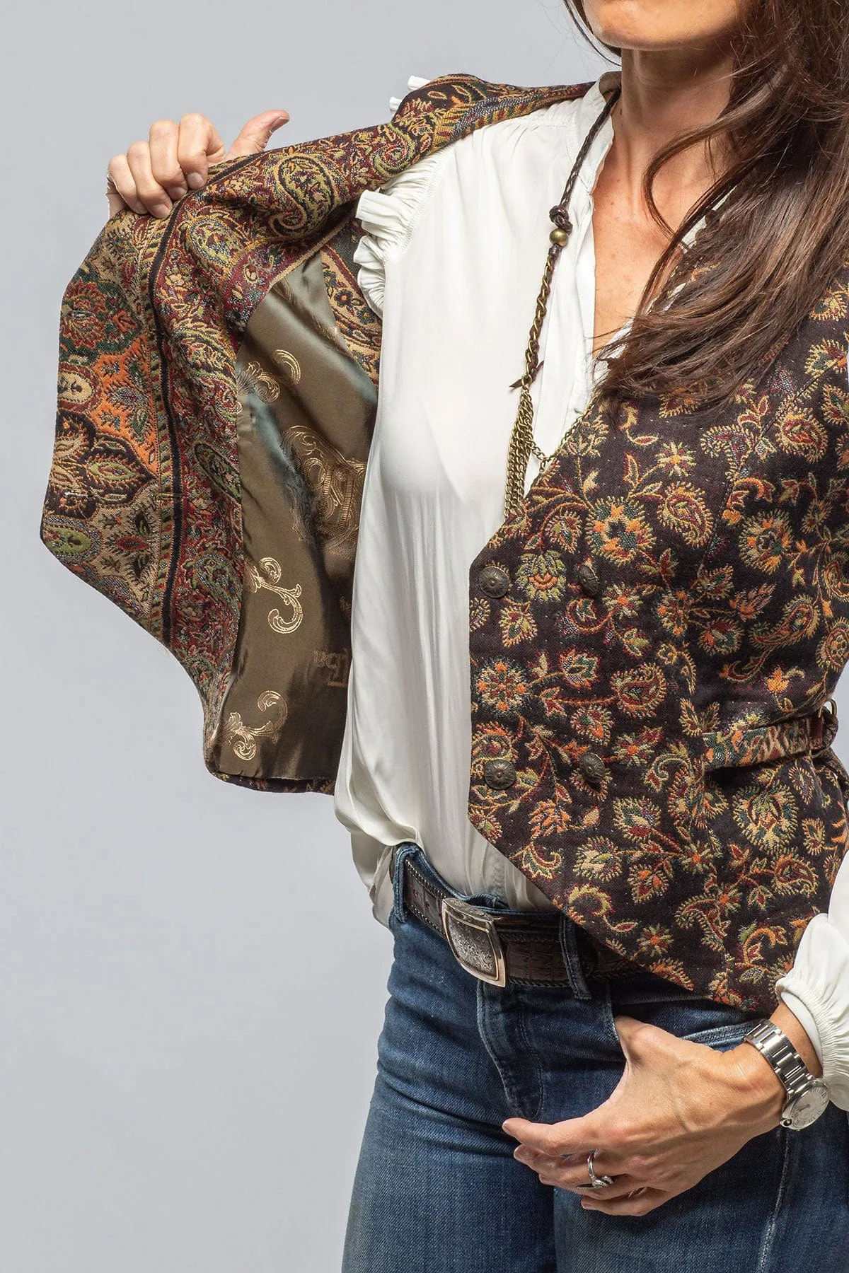 English Strap Vest In Black Paisley Jacquard