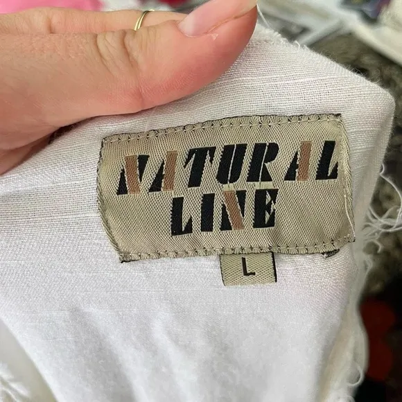 Natural line linen white dress sz LFits size s-L. Model is 5’7