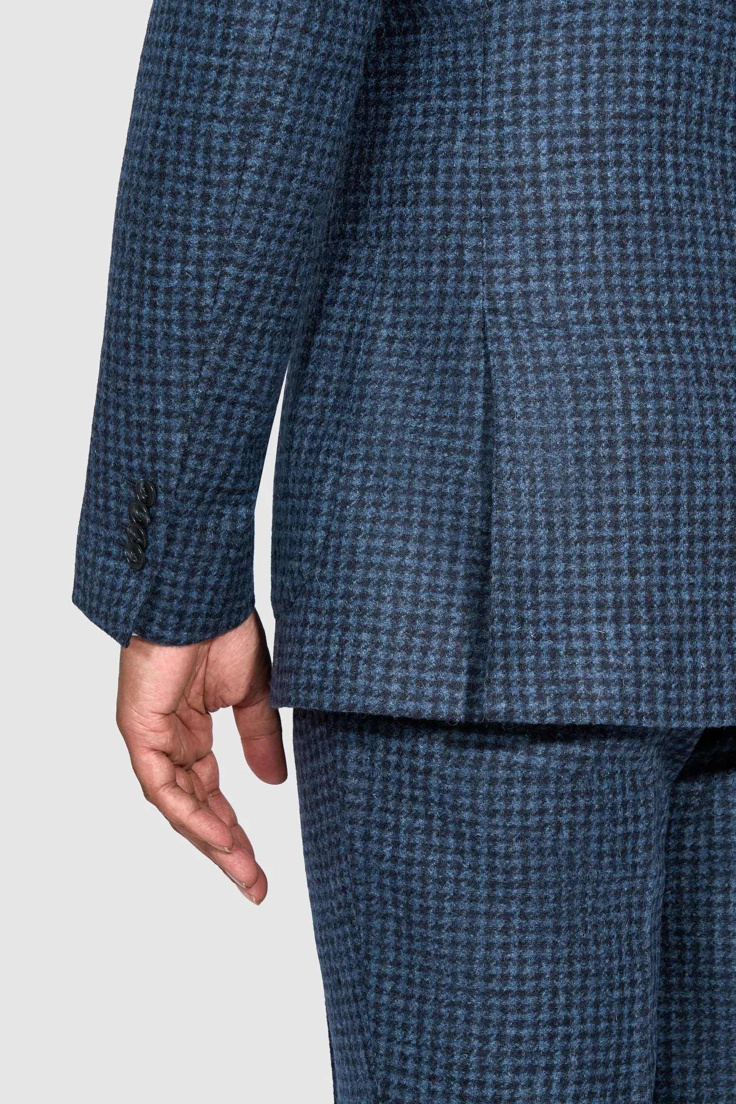 New SUITREVIEW Elmhurst Mixed Blue Houndstooth Wool and Alpaca Suit - Size 40R and 42R