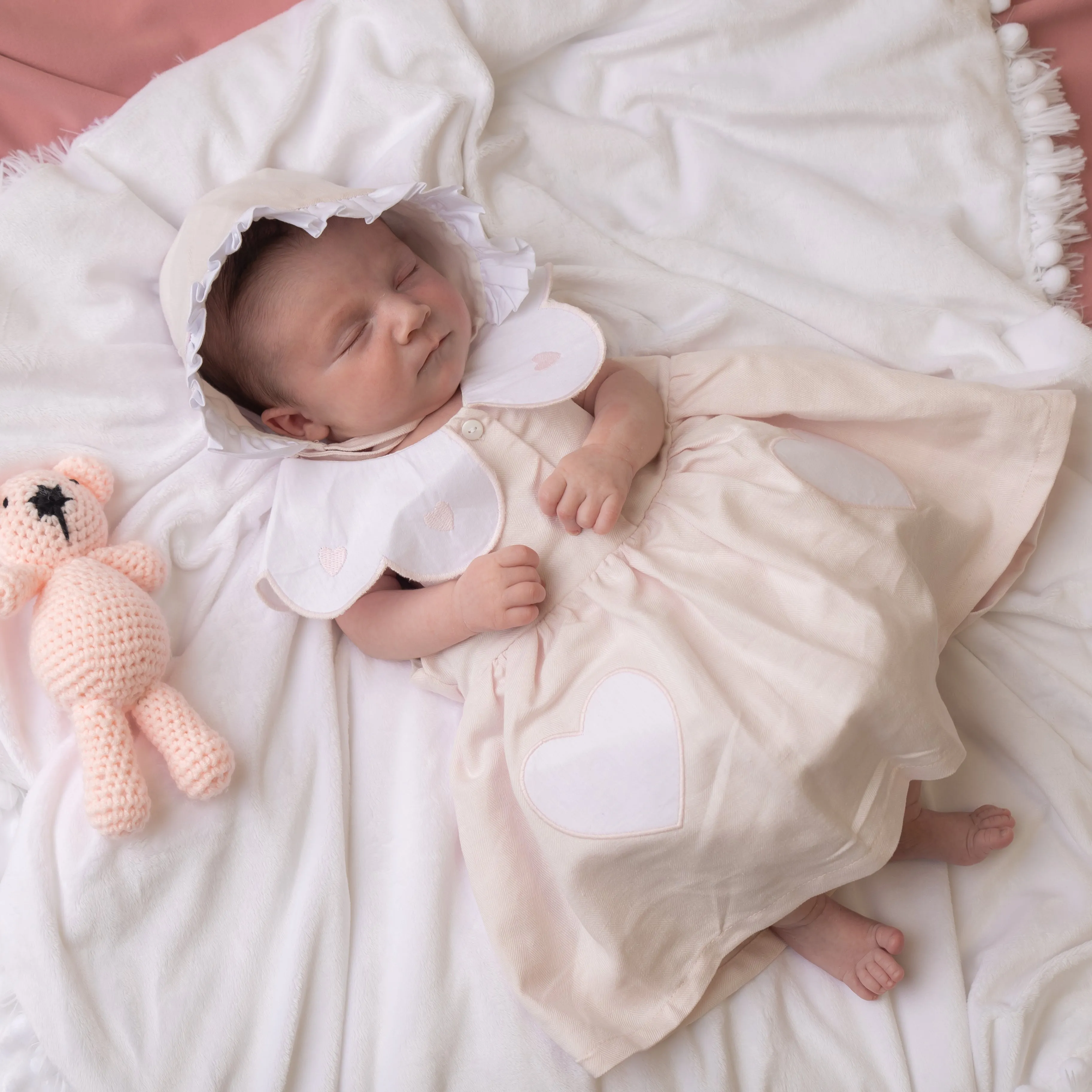 Pink Linen Scallop Heart Jampant Set With Bonnet