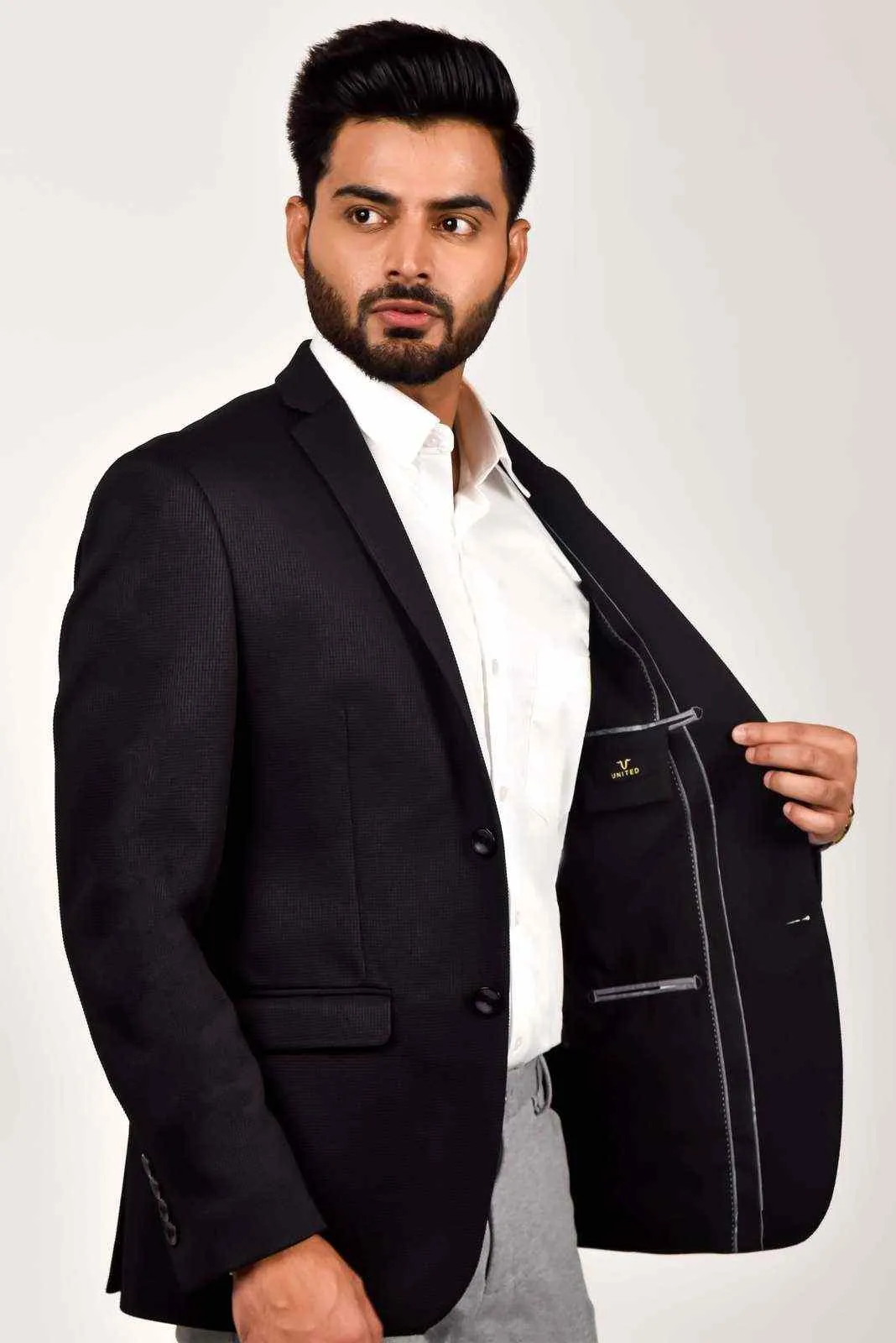 Plus Size of Black Knitted Dobby Blazer