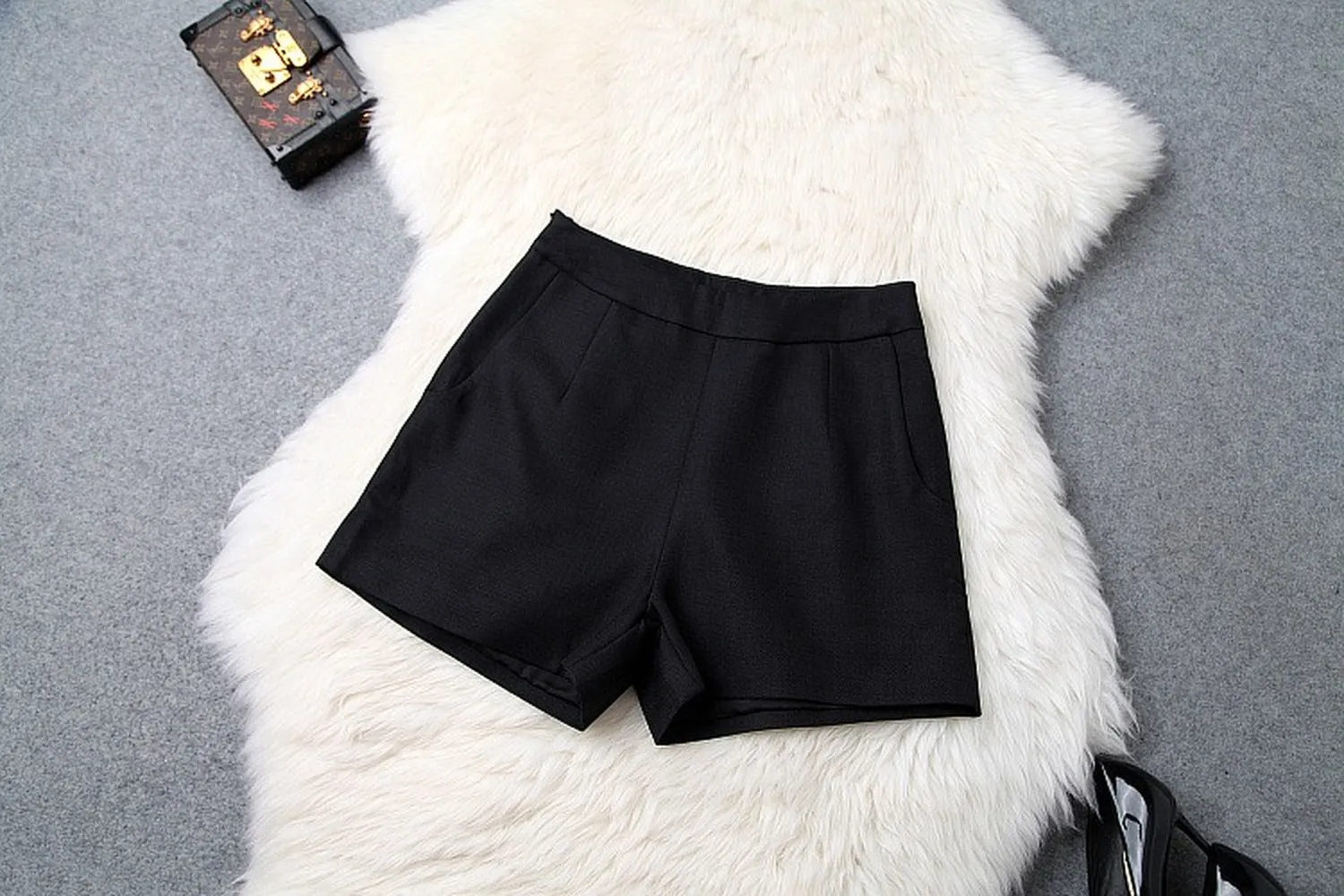 V-neck Suit Double Buckle Vest Shorts Blazers Two-piece Set